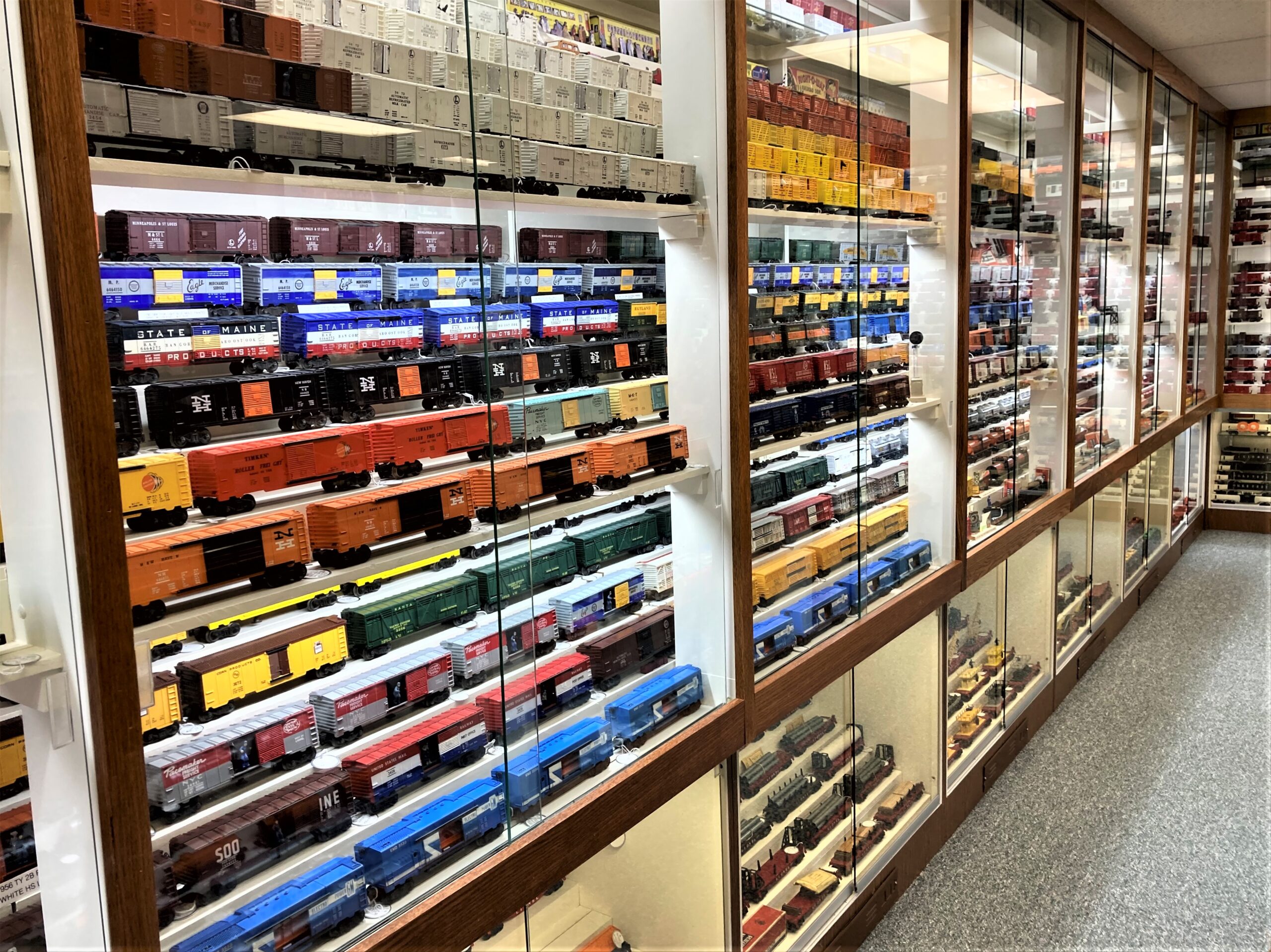 Cornucopiaoftoytrains - the most accurate documentation of Lionel Trains (and some others) on the web. Lionel Prewar, Lionel Postwar, Marx, AMT/KMT/Kusan Sakai, Minitoys, Colber, Plasticvile.Scout Locos,Scout Type Steam Locos,O27 Steam Locos,O Gauge Steam Locos, GG1/EP5/Rectifier Electric Loco,Diesel Alcos-Early,Diesel Alcos-Late,Diesel Switcher-Early,Diesel Switchers-Late,44 Ton Diesels,Yard Switchers,FM Trainmaster Diesels,F3 Diesel Locos AA/AB/ABA,GP7 or GP9 Diesel Locos,Budd Power Units,Budd Dummy Units, Motorized Units non-Space,Motorized Unit Space/Military, Electronic Control Items,O27 Passenger Cars,Metal, O27 Passengr Cars,Plastic, "General" Engines & Cars, Aluminum Passenger Cars-O, Madison Passenger Cars-O, Early 027 Box Cars, Fixed Door Box Cars, O Gauge Box Cars, Automobile Box Cars, O27 Operating Box Cars, O Gauge Operating Box Car, O27 Hopper Cars, O Gauge Hopper Cars, Crane Cars, Transformer Cars, Work Cabooses, Early Metal Cabooses, SP Type Cabooses, N5C Cabooses, Bay Window Cabooses, Operating Cars,non-Miltary, Searchlight Cars, Early Short Gondolas, Large Gondolas, Late Short Gondolas, Flat Cars (non-Military), 027 Tank Cars, O Gauge Tank Cars, Chemical Type Tank Cars, Vat Cars, Stock Cars, Refer Cars Non-operating, Special Freight Cars, Military & Space Cars, Operating Accessories, Stations, Yard Accessories, Signals, Bridges & Trestle Sets, Lamp Posts, Lights, Bulbs, Decorative Accessories, Transformers, Controls & Maintance, O27 Track, O Gauge Track, Super O Track, MPC,,LTI, Colber, Pyro, GMC, EMCO, Senco Sound, Atlas Tool Co., AMT, KMT, Kusan, Noma, Lionel envelopes, LIONEL - PORTER CHEMISTRY SETS, LIONEL - PORTER MINERALOGY, LIONEL - PORTER BIOCRAFT, LIONEL - PORTER TOOLCRAFT, LIONEL - PORTER MATHCRAFT, LIONEL - PORTER WEATHER, PORTER, CHEMCRAFT CHEMISTRY SETS, MICROCRAFT MICROSCOPE SETS, GILBERT, GILBERT CHEMISTRY SETS, GILBERT MICROSCOPE SETS, GILBERT MYSTO MAGIC,FAMOUS INVENTORS SERIES SETS, SCIENCE ENGINEERING LAB SETS, SEPARATE SALE ITEMS, BOXES, POSTWAR CARDSTOCK BOX IDENTIFICATION, advance catalogs, consumer catalogs, accessory catalogs, instruction booklets, dealer booklets, consumer booklets, LIONEL STOCK CERTIFICATES, BLISTER PACKS, SOUND EFFECTS RECORDS, LIONEL SERVICE STATION TOOLS, POSTWAR DEALER DISPLAYS, PROTOTYPES AND SALESMAN SAMPLES,FACTORY ERRORS, ADVERTISING SALESMEN’S SAMPLES, PRESENTATION PIECES, INTERESTING STAMPING ON BOTTOM OF CARS, DO THESE TRAINS EXIST?, TRAIN CLUB CARS, OVER STAMPED BOXES,THE LIONEL - NABISCO SHREDDED WHEAT TRAIN-O-RAMA 1956, THE LIONEL-NABISCO SHREDDED WHEAT LOCOMOTIVE HALL OF FAME 1957, LIONEL/IVES TRANSITION TRAINS, PREWAR-Scale Proportioned- PASSENGER CARS. OO GAUGE, PREWAR 2-7/8 INCH GAUGE, PREWAR ENGINES,PREWAR STANDARD GAUGE, MARX, ROAD RACE SETS, MINITOYS, SAKAI, S GAUGE, PLASTICVILLE