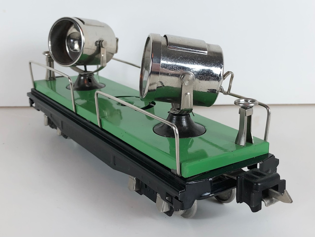 PREWAR “O” GAUGE TINPLATE, SEARCHLIGHT CARS, CLASSIC PERIOD, No. 820 ...
